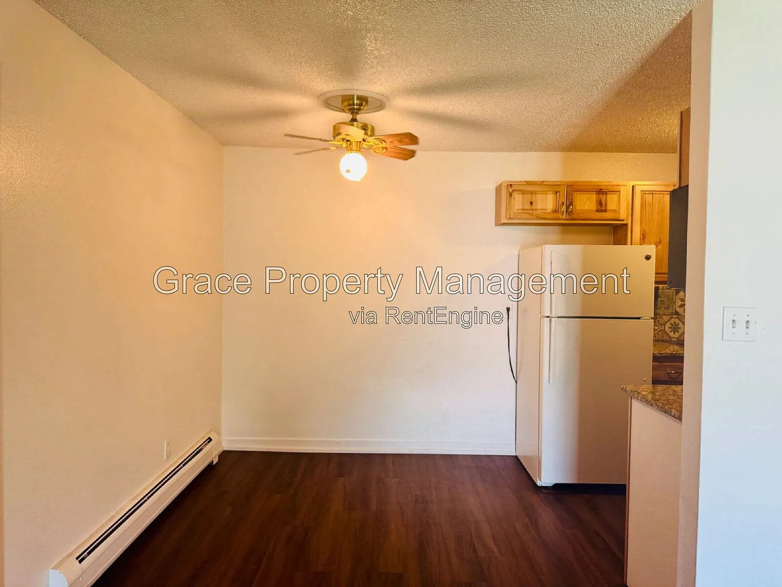 3 bed, 2.0 bath, 1050 sqft, $1,920 — Photo 4