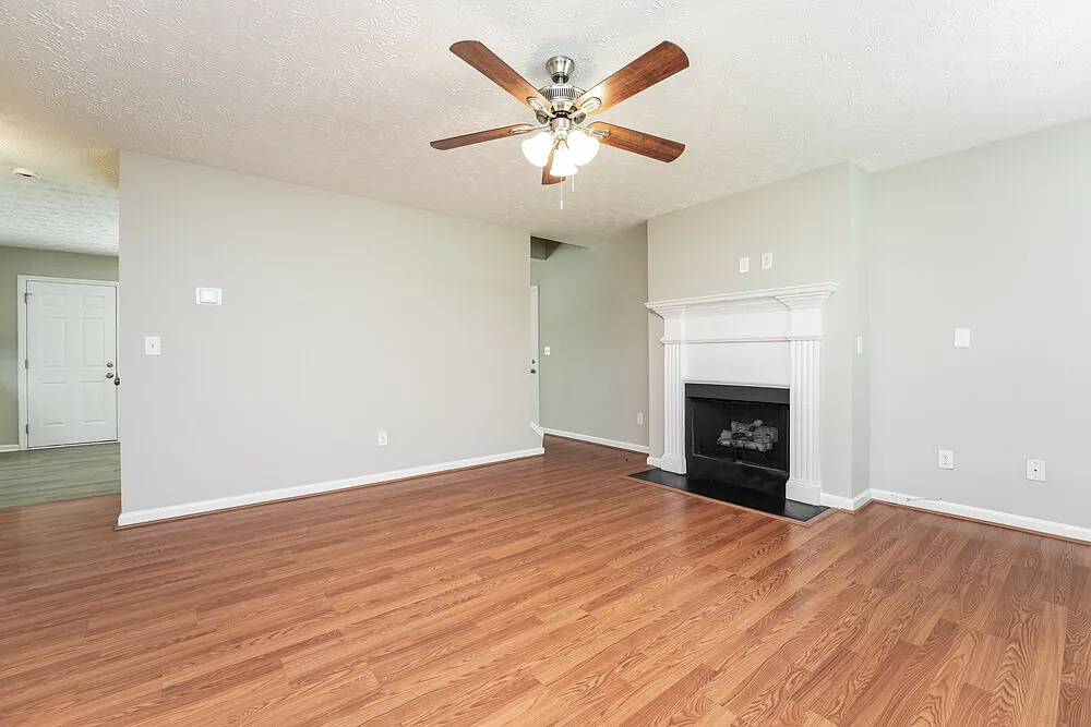 4 bed, 3.0 bath, 1728 sqft, $1,890 — Photo 4