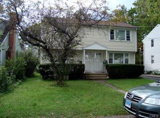 16 Deerfield St, Norwalk, CT 06854