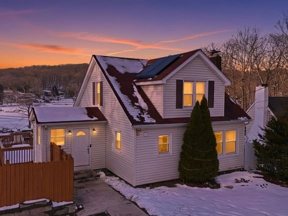 3rd image of 541 Green Pond Rd