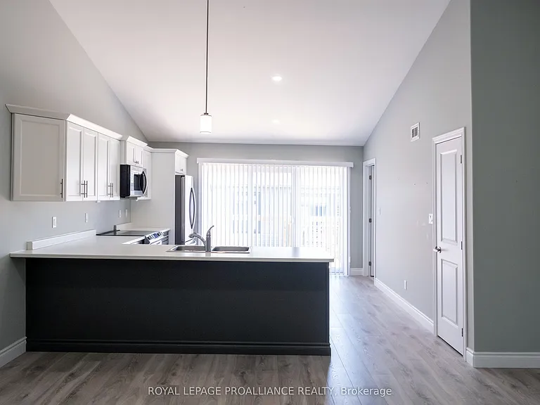22 Stirling Cres — Photo 10
