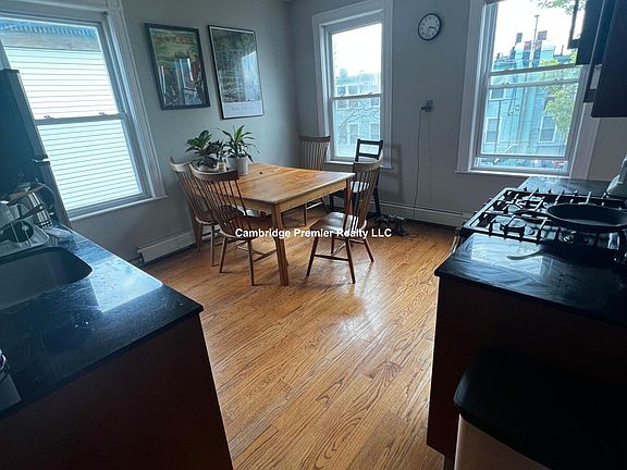 3rd image of 18 Clary St #83