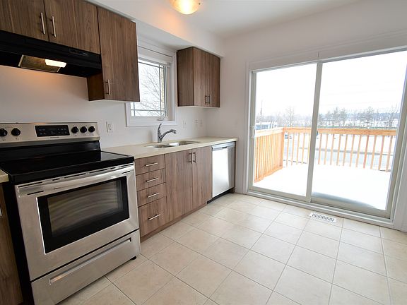 3rd image of 43 Franks Way