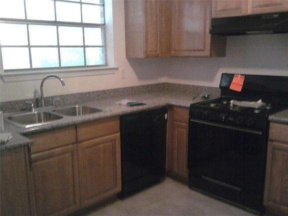 4th image of 2901-03 Lexington Dr