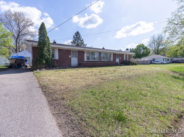 2324-2326 38th St SW, Wyoming, MI 49519