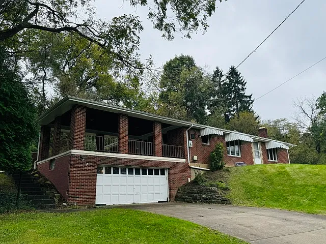 3 bed, 15 sqft, $2,000 — Photo 2