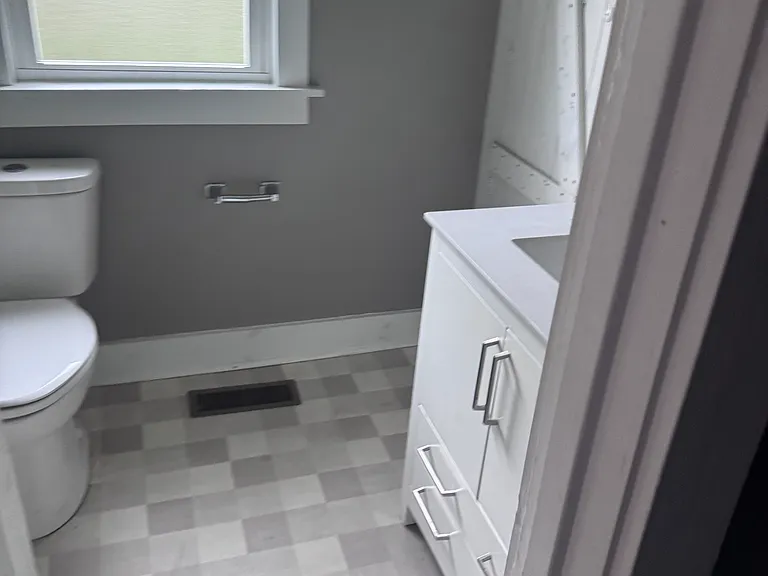 421 Market St — Photo 8
