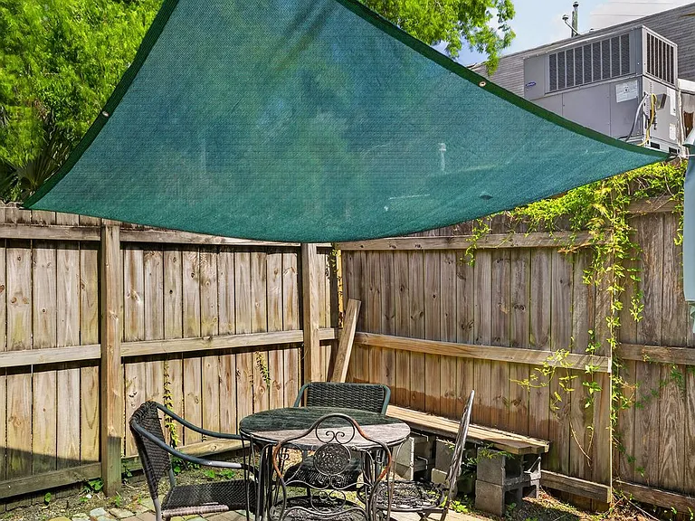 530 E Gordon Ln — Photo 26