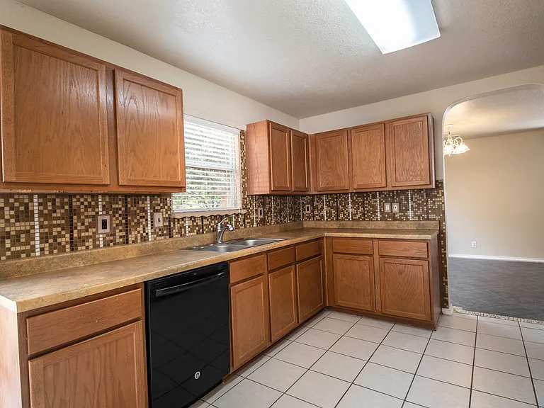 518 Reba — Photo 8