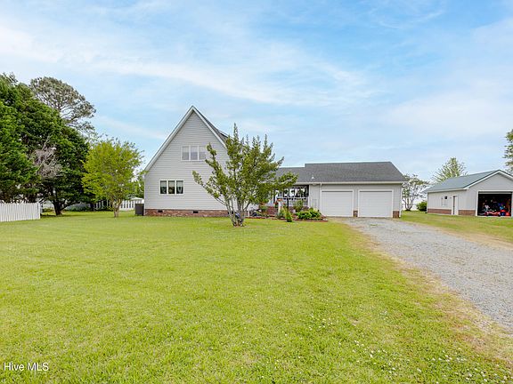 2nd image of 556 Mallard Cove