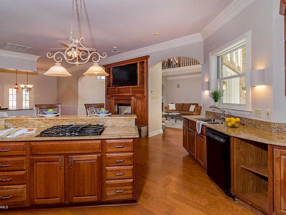 5th image of 101 Troon Dr