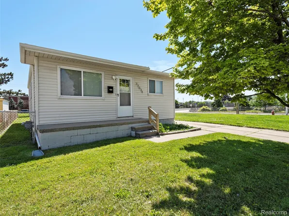 27034 Baldwin Ave, Warren, MI 48092