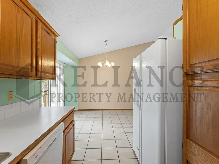 8502 W Westlawn Cir — Photo 11