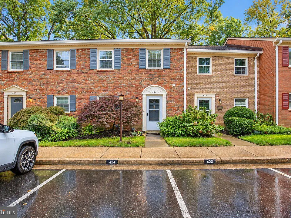 424 Greenbrier Ct