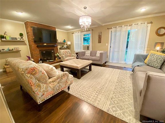 3rd image of 4 Lakewood Dr #4