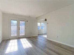 510 Green Hollow Dr, Iselin, NJ 08830