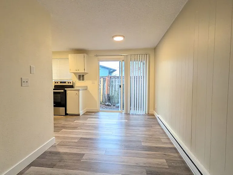 Loreto Apartments — Photo 27