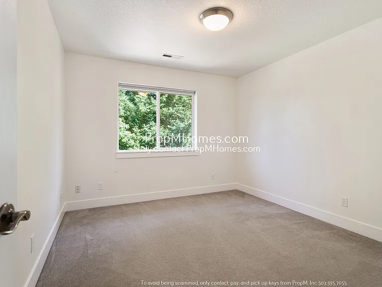 340 SW Delta Dr — Photo 20