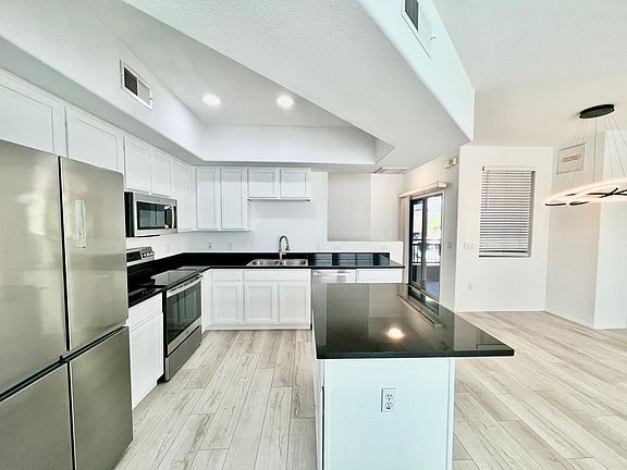 5th image of 2402 E 5th St Unit 1709
