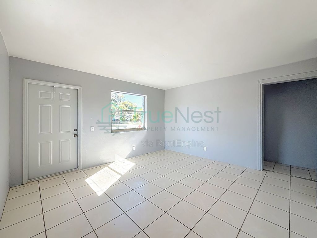 2408 NW 8th St, photo 7