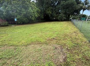 2754 NW 49th St, Miami, FL 33142