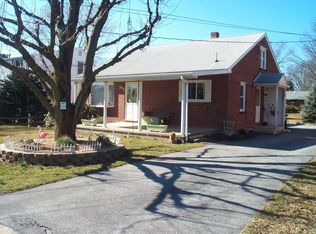 1851 Clinton Ave, Chambersburg, PA 17201