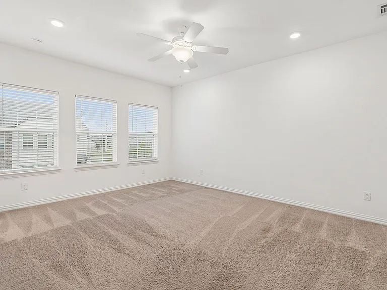 2215 Adena Springs Dr — Photo 11