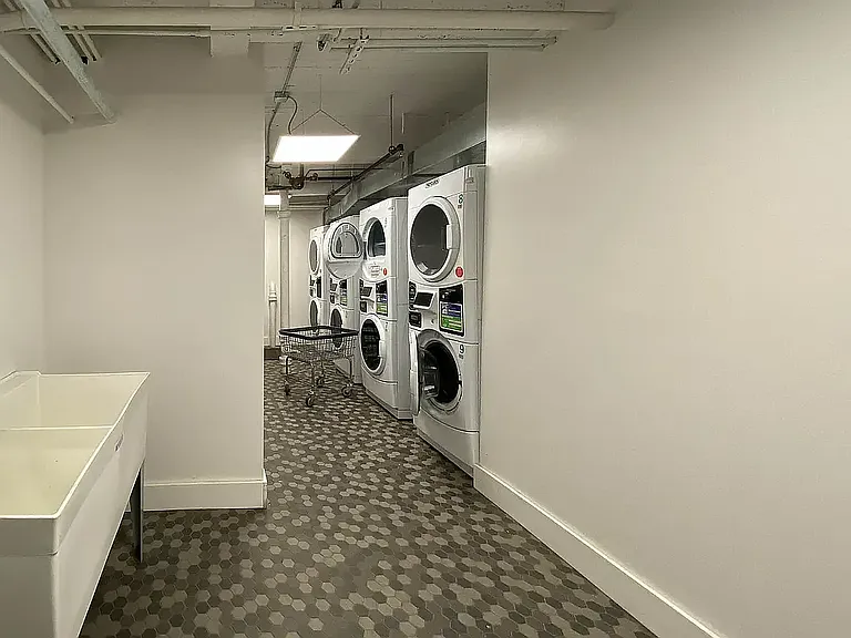 283 Albany Ave #5E — Photo 15