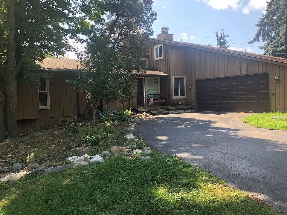 2nd image of 2771 Roseview Dr