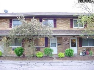 1574 Lee Terrace Dr, Wickliffe, OH 44092