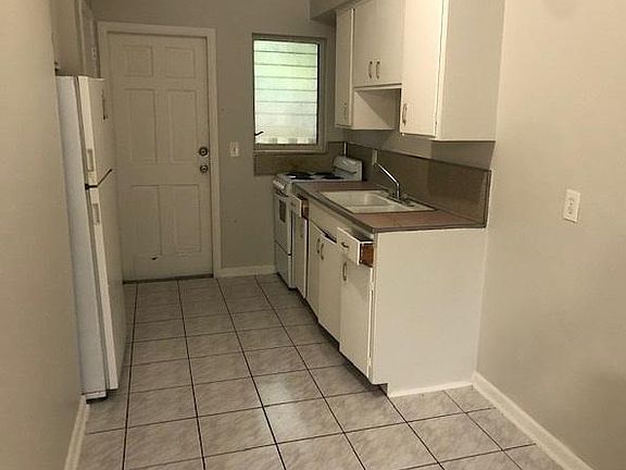 4th image of 622 N M St #8