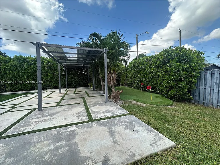 10010 SW 162nd St — Photo 25