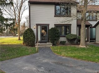 54 Charlesgate Cir, East Amherst, NY 14051