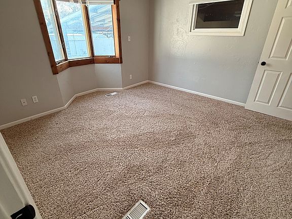 5th image of 124 Riverview D #D-b