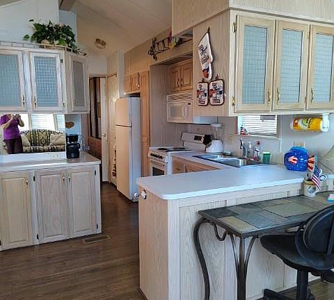5th image of 564 W Clam Cir