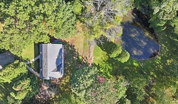 3rd image of 221 Pierce Rd
