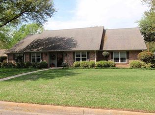 805 Weston Ct, Longview, TX 75604