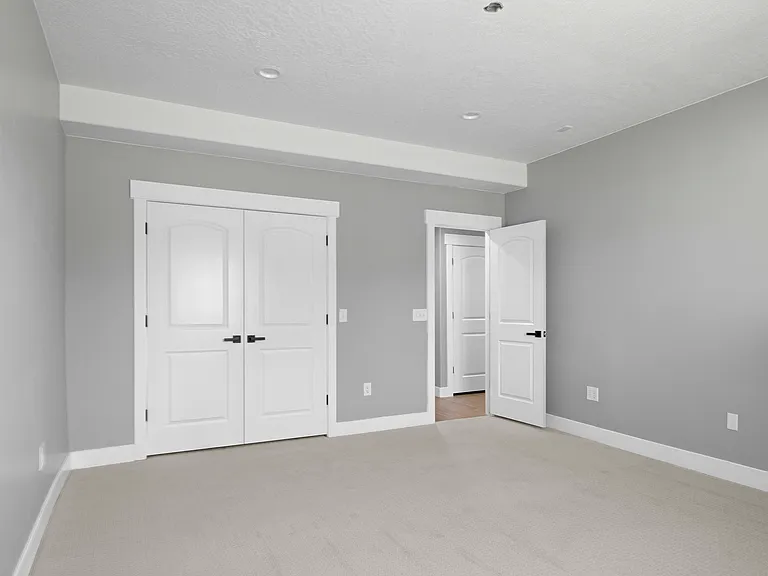 1047 W Boston Ct #B — Photo 8