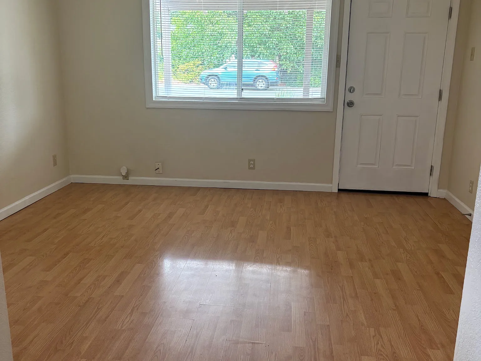 230 SW High St — Photo 3