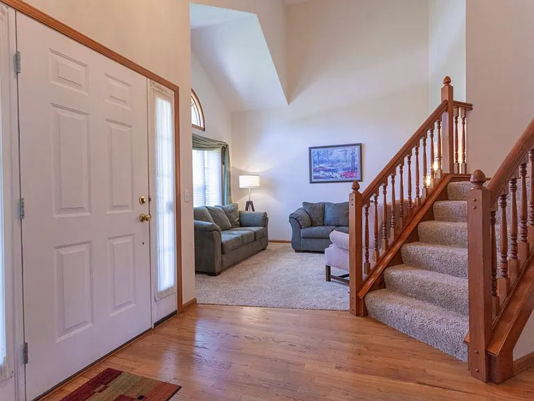 2048 Lexington Rd — Photo 7
