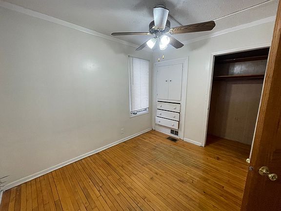 3rd image of 1062 11th Ave SE #1