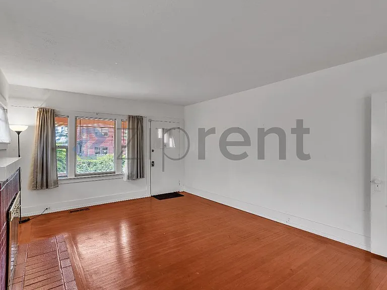 2145 Grant St — Photo 6