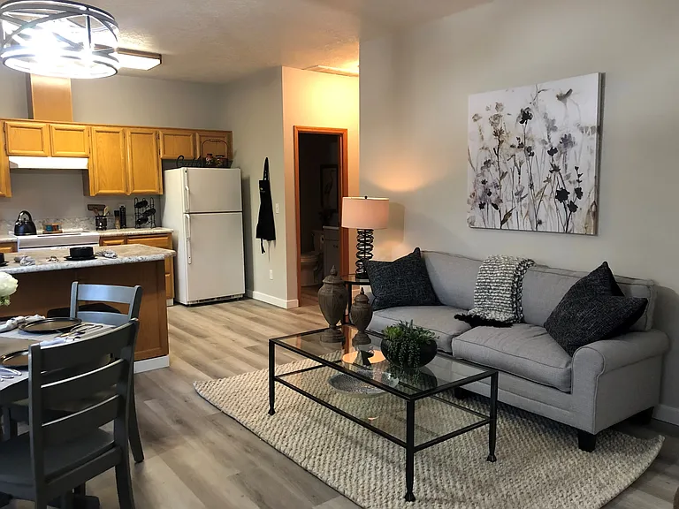 3928 SW Pinewood Way — Photo 4