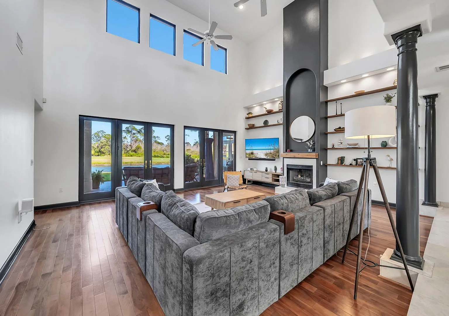 Waterfront Mediterranean Home in Gated Bluewater Bay Community! — Photo 4