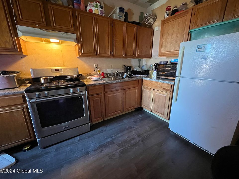 2nd image of 549 1st Street