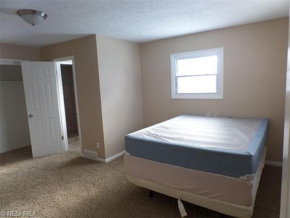 5th image of 4504 Woodridge Dr