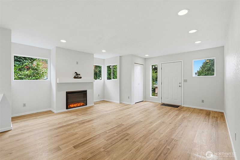 5th image of 4404 Terrace Drive #8