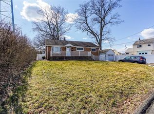 51 Major Andre Dr, Stony Pt, NY 10980