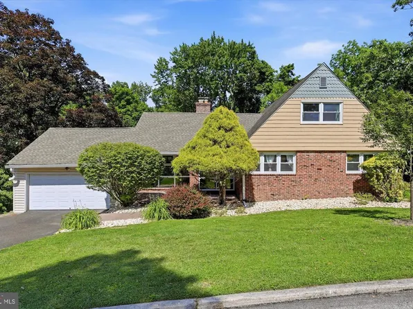 417 Meadowbrook Ln, Erdenheim, PA 19038