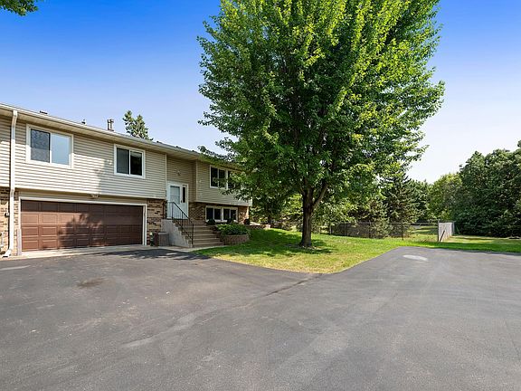 2nd image of 934 94th Ave NE